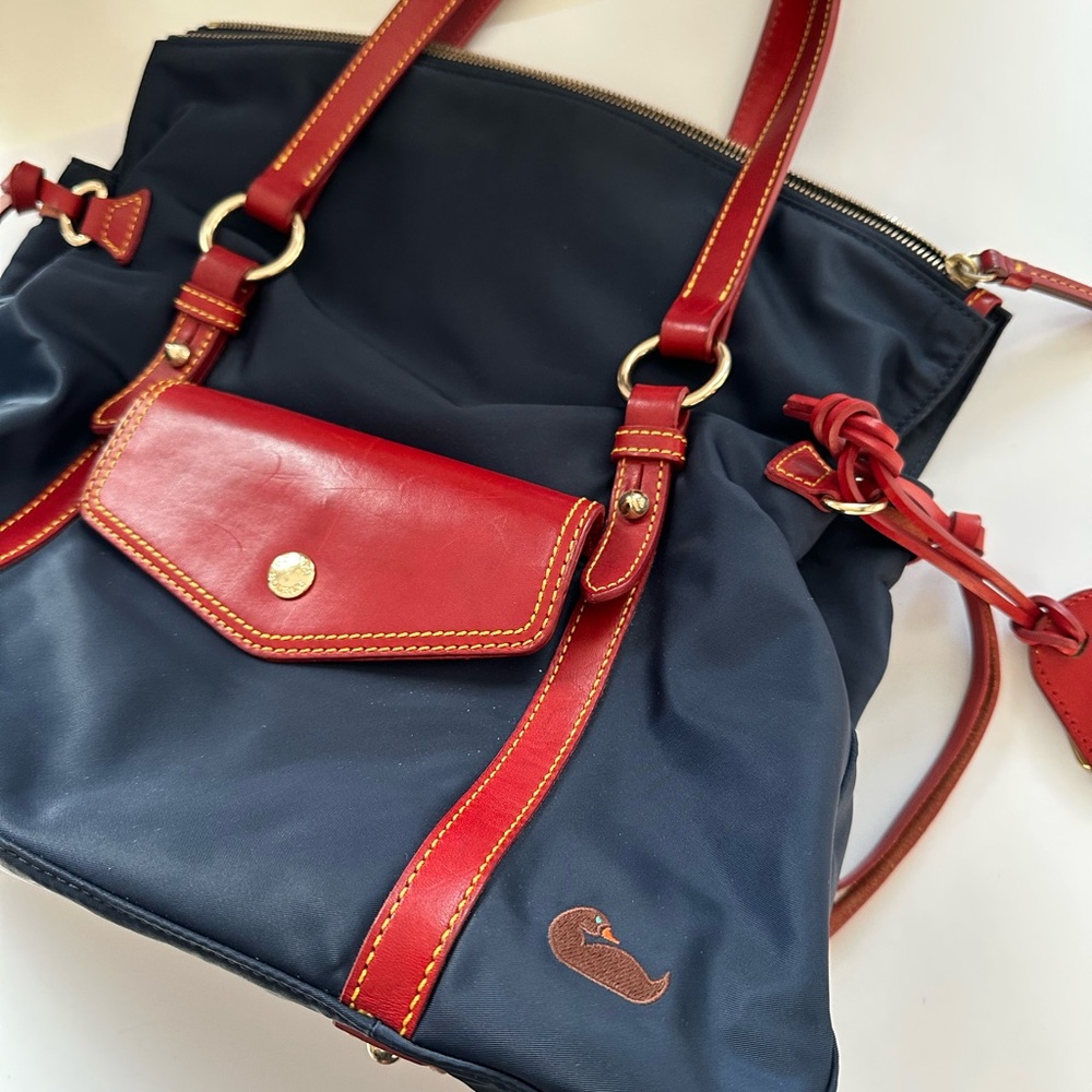 Dooney & Bourke Nylon Smith shoulder handbag - Picture 2 of 6